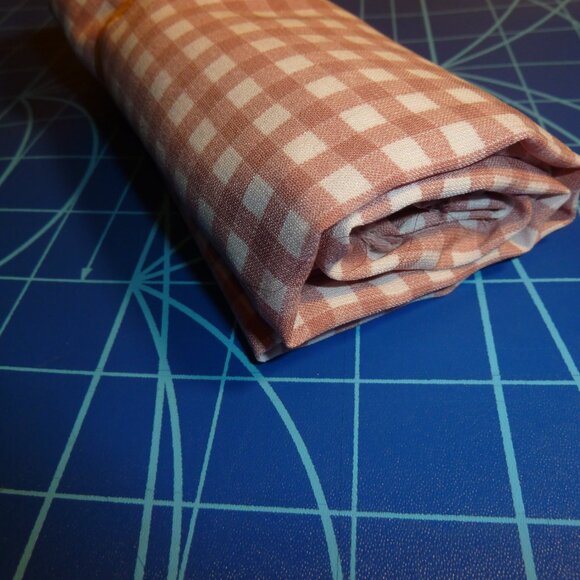 Coffee-colored Vichy-style 5 mm checkered fabric - Picture 2 of 3